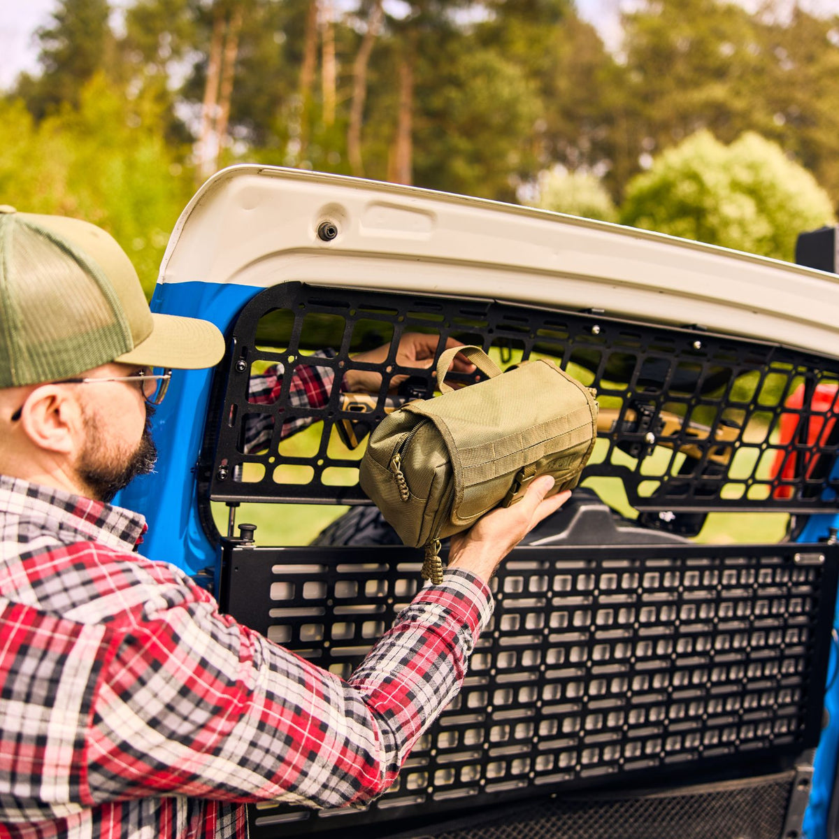 Panneau MOLLE de lunette arrière - FJ Cruiser-10-Bison Gear