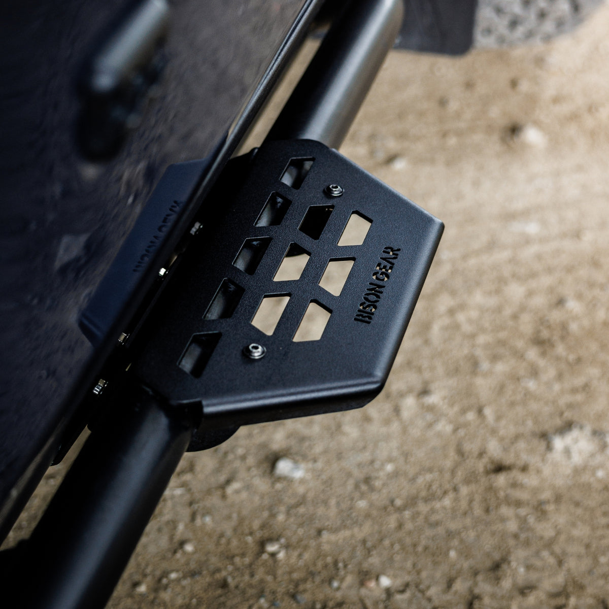 Marchepieds pour rock sliders - Grenadier-3-Bison Gear