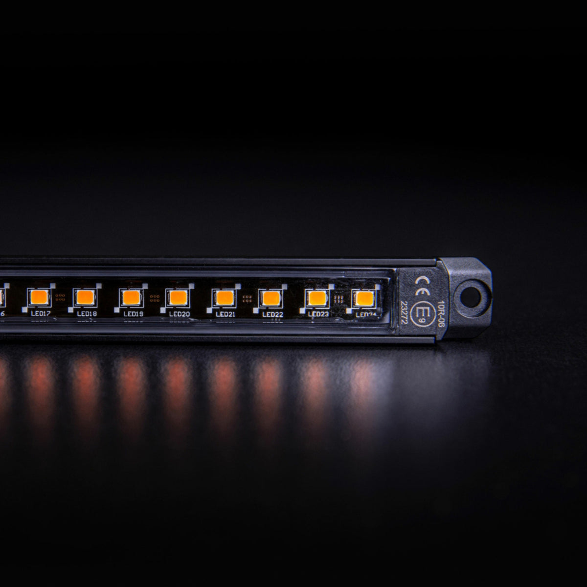 OUTLET : Éclairage LED de soubassement Unity 281 mm ambre-3-Bison Gear