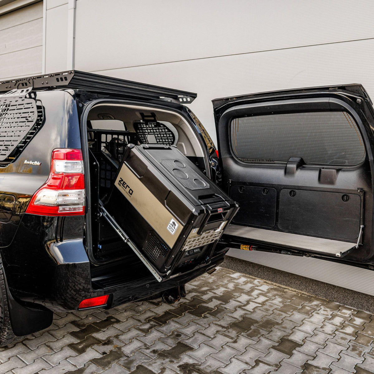 Caisse de chargement avec plateau coulissant inclinable-1-Bison Gear