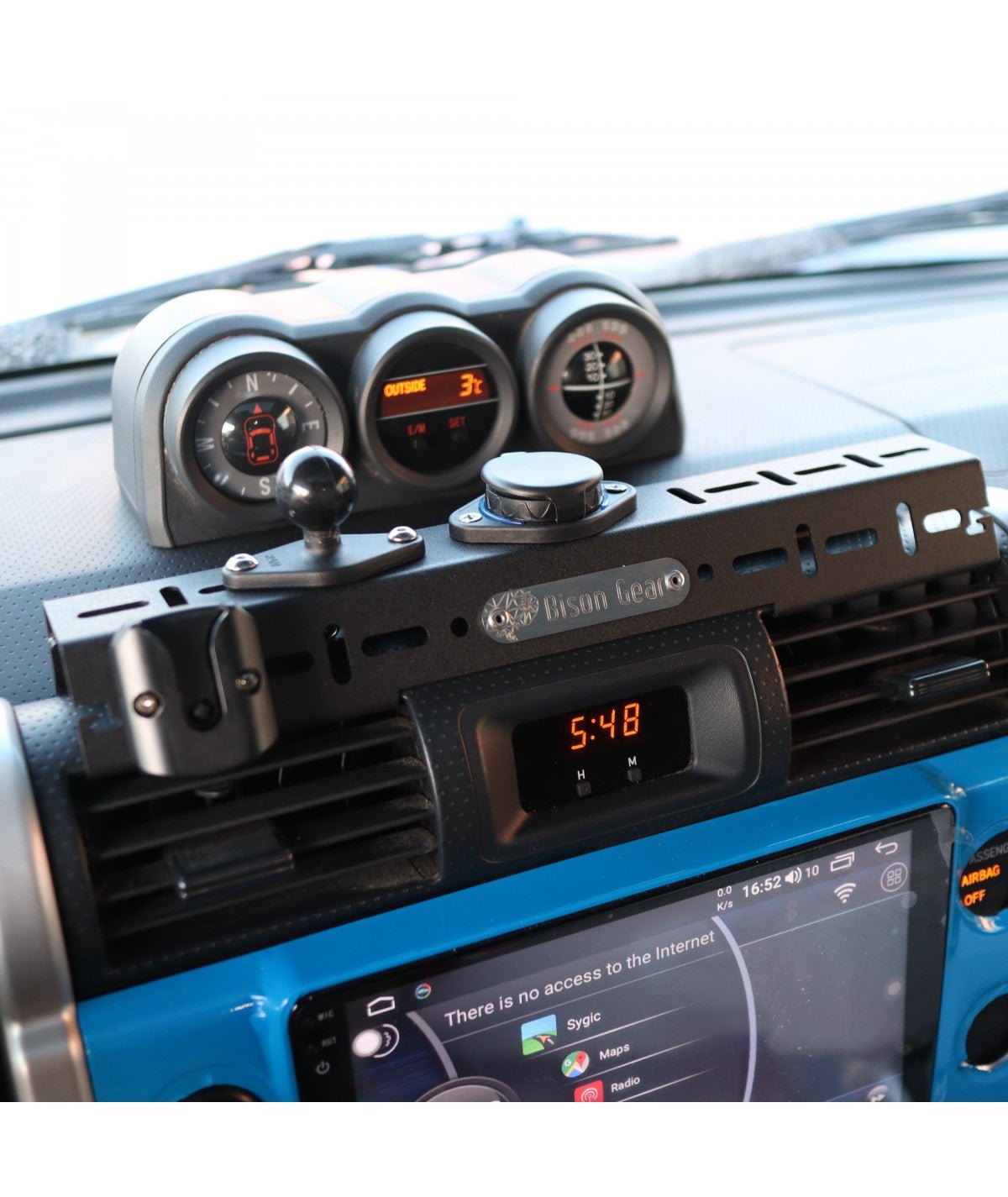 Plateforme de montage sur tableau de bord sans USB - FJ Cruiser-5-Bison Gear