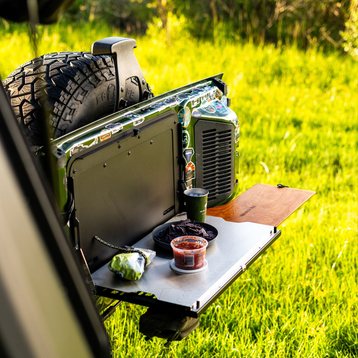 Table de porte arrière rabattable - Bronco 6G-10-Bison Gear