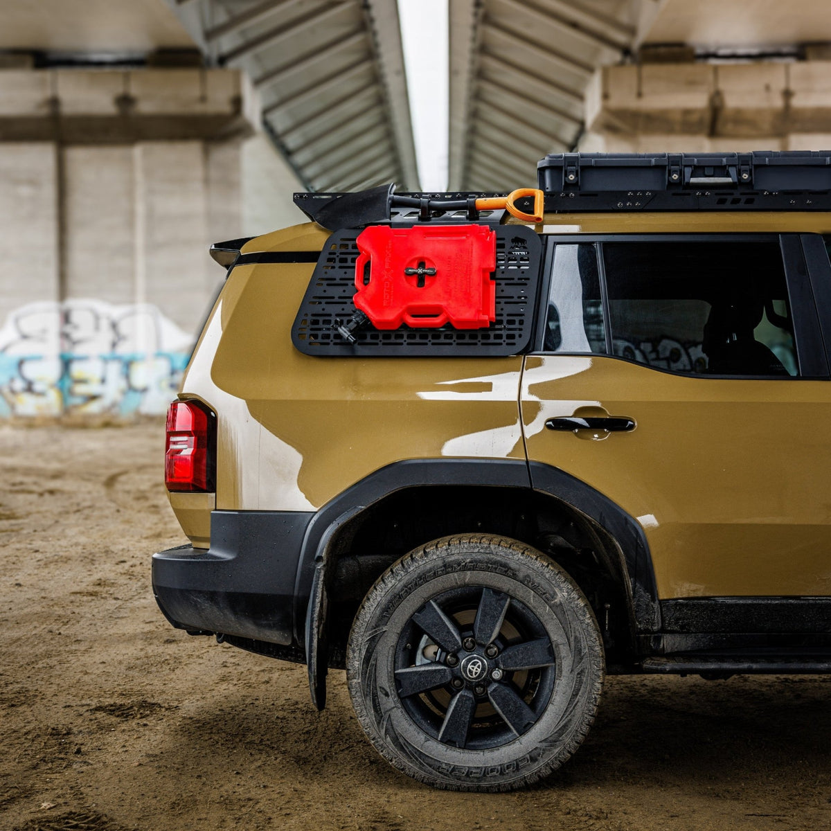 ENSEMBLE : Galerie de toit OX PRO + 2 panneaux MOLLE - Toyota LC250/GX550-3-Bison Gear