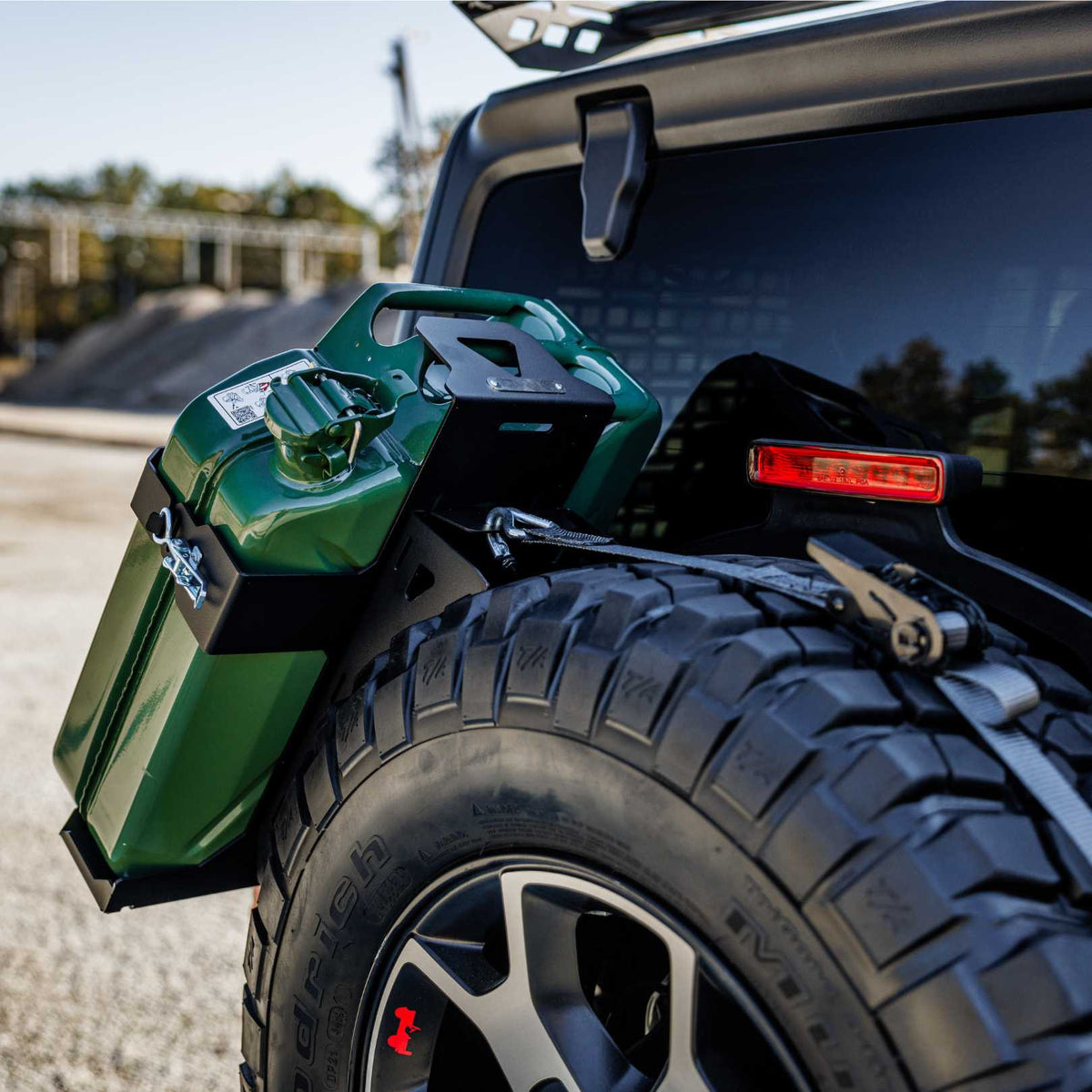 Support de jerrycan-1-Bison Gear